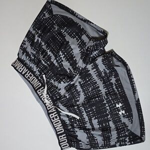 3/$30 UNDER ARMOUR Graphic Print Drawstring Shorts Lined